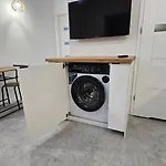 Fieldorfa House Apartamento