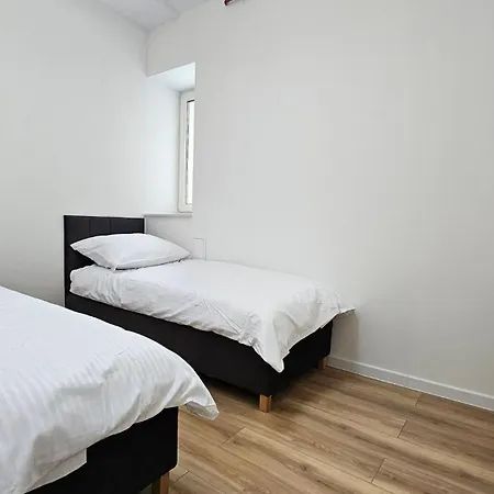 Fieldorfa House 奥斯特罗文卡