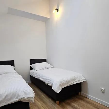 Fieldorfa House 奥斯特罗文卡