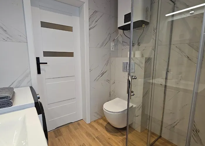 Fieldorfa House 아파트