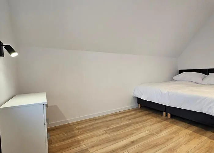 Fieldorfa House 아파트